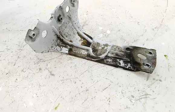 Volkswagen PASSAT CC Fender mounting bracket 3C8821142