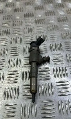 Ford Focus Fuel injector CV6Q9F593AA 0445110489