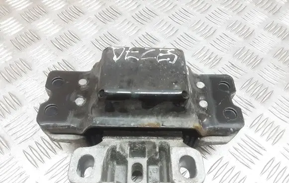 Skoda Octavia Mk2 (1Z) Gearbox mount 1K0199555
