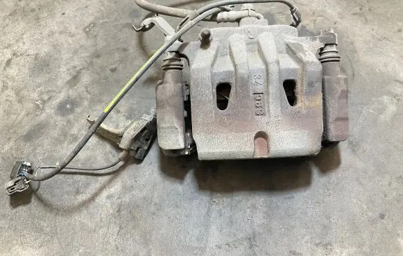 Lexus RX 450H Front brake caliper