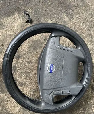 Volvo V70 Steering wheel