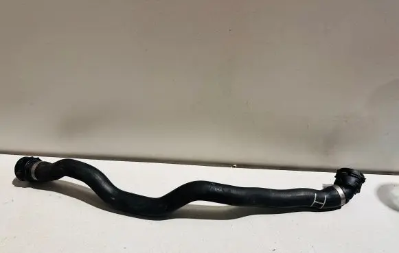 BMW 5 G30 G31 Engine coolant pipe/hose 7812525