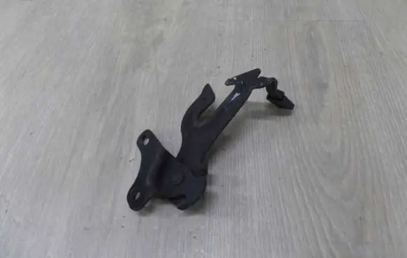 Volvo V70 Engine bonnet/hood lock/catch 30779840 46572