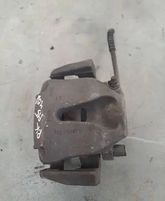 BMW X5 F15 Front brake caliper 7495141 6030