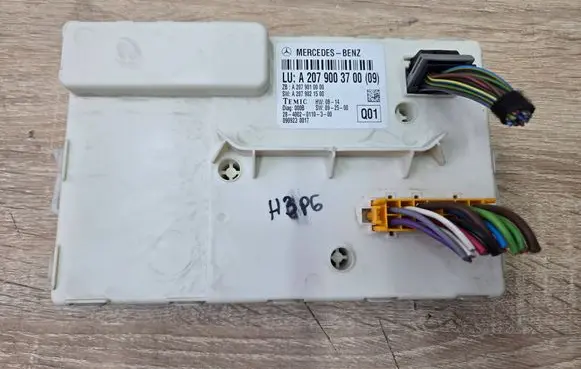 Mercedes-Benz E C207 W207 Window control relay A2079003700