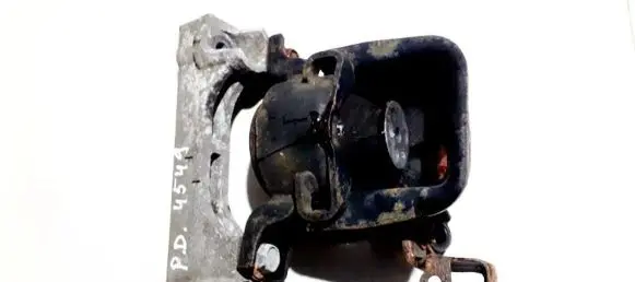 Toyota RAV 4 (XA30) Engine mount bracket