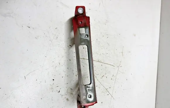 Renault Kadjar Fender mounting bracket 21V7 4716