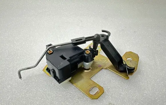 Volkswagen Touareg I Tailgate boot lock/latch motor 7L6827425