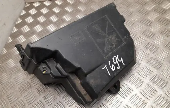 Dacia Sandero Fuse box set 284C02176R