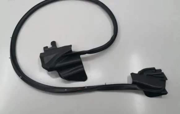 Tesla Model S Rubber seal front door (on door) 600956400D