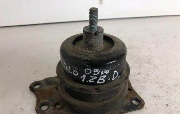 Engine mount bracket