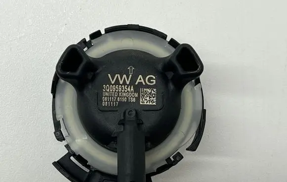 Volkswagen T-Roc Airbag deployment crash/impact sensor 3Q0959354A 081117 0811176150