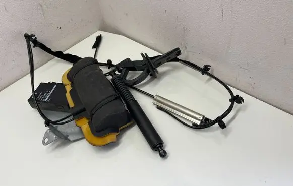 Volvo V70 Tailgate hydraulic set 30716759 31218393