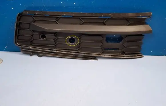 Skoda Kodiaq Front bumper lower grill 565807368