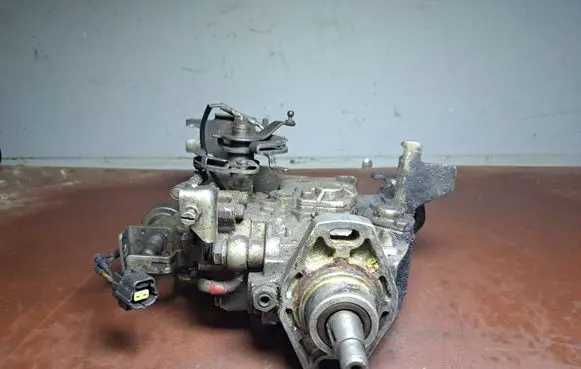 Mazda 626 Fuel injection high pressure pump 1046480354