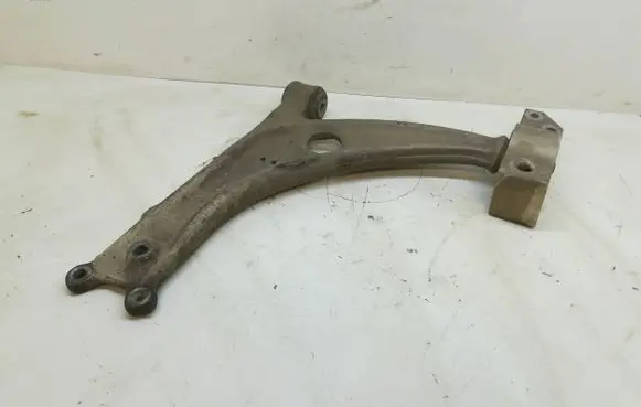Volkswagen PASSAT B6 Front lower control arm/wishbone 3C0199231D 608233891 40102167