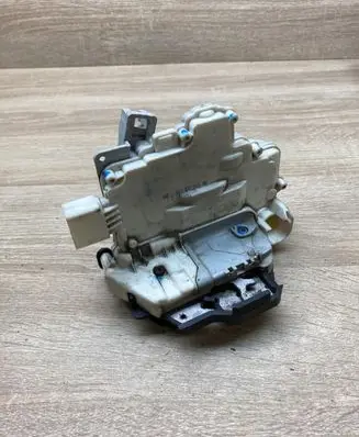 Audi A4 S4 B7 8E 8H Front door lock 8E1837015AA