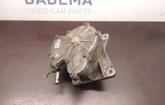 Toyota Avensis T220 Vacuum pump D183