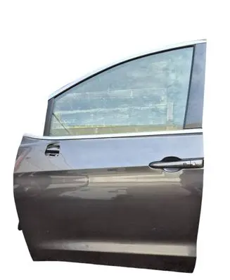 Chrysler Pacifica Front door