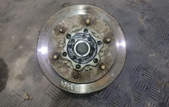 Hyundai Galloper Front wheel hub spindle knuckle