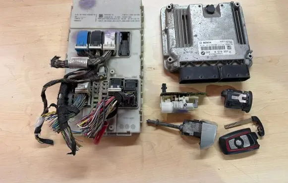 BMW 3 F30 F35 F31 Engine ECU kit and lock set 8573257