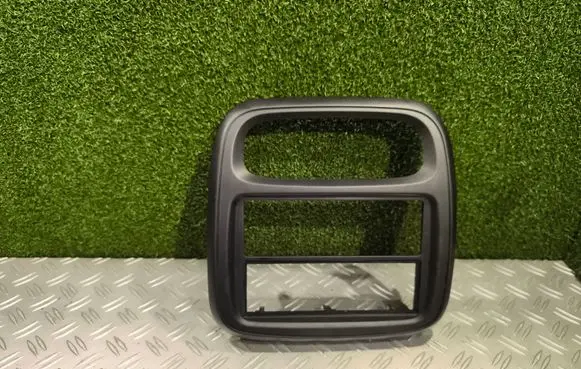 Renault Trafic III (X82) Dashboard center trim panel 682603912R 93452449 1409260X