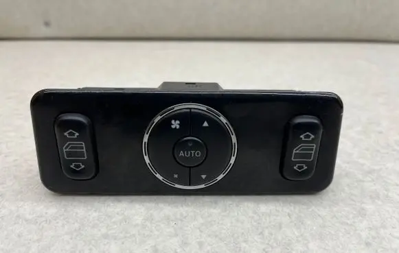 Mercedes-Benz ML W163 Electric window control switch A1638200926 03420650