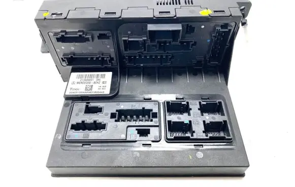 Mercedes-Benz CLS C219 Fuse module 2115459001 211545900105
