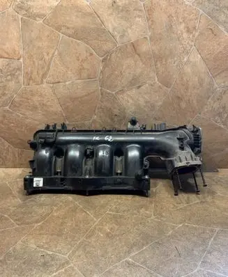 Mercedes-Benz CLA C117 X117 W117 Intake manifold A2700900737
