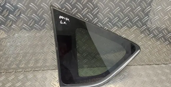 Toyota RAV 4 (XA40) Rear side window