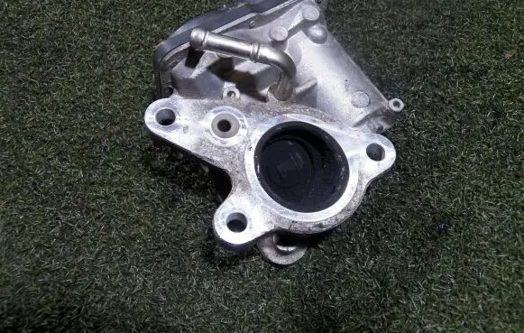 Renault Master III EGR valve 147103921R