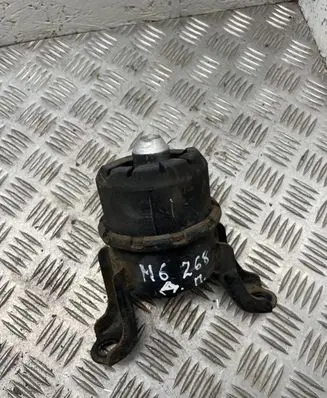 Mazda 6 Engine mount bracket