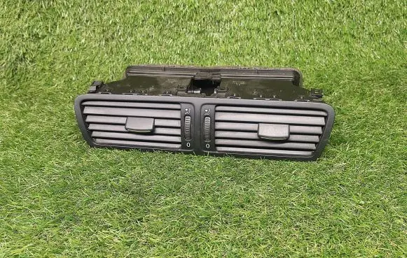 Volkswagen PASSAT CC Dash center air vent grill 3C1819728F 3C2819728E