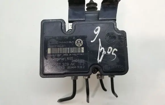 Skoda Octavia Mk2 (1Z) ABS Pump 1K0907379AK 1K0614117S