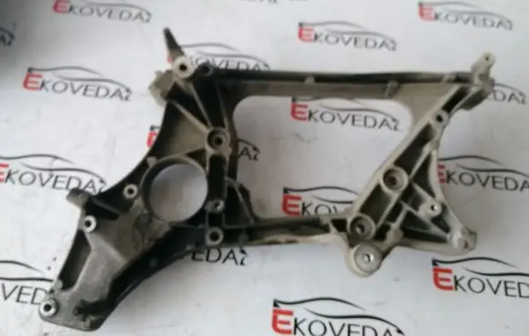 Mercedes-Benz C W204 Generator/alternator bracket A6512011109