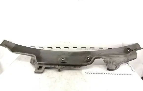 Mercedes-Benz R W251 Wiper trim 2518300028