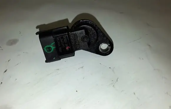 KIA Sportage Camshaft position sensor 393002A000 2A05211 9024040002