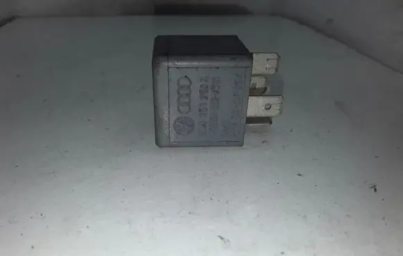 Audi A6 S6 C6 4F Other relay 8D0951253A V23134B52X301