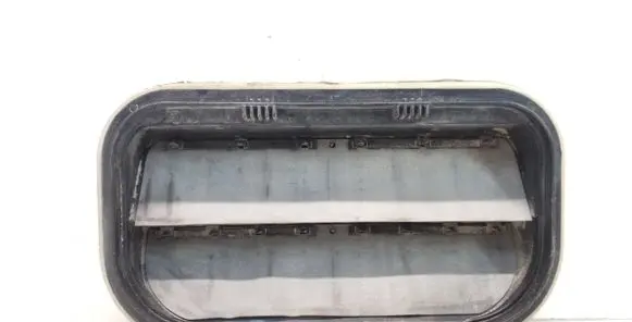 Volkswagen Caddy Quarter panel pressure vent 7L0819181