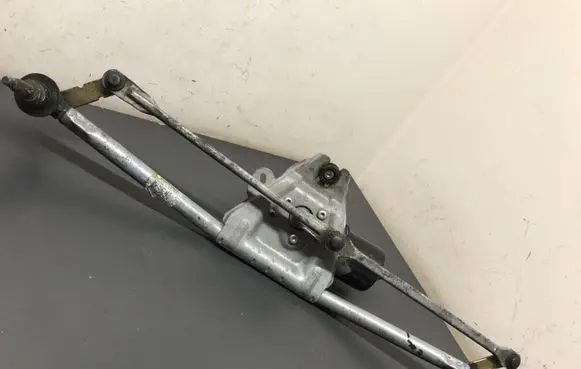 Renault Kangoo I Front wiper linkage and motor