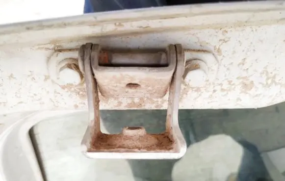 Fiat Idea Tailgate/trunk/boot hinge
