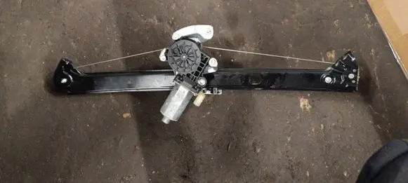 BMW X5 E53 Rear door window regulator motor 8362063