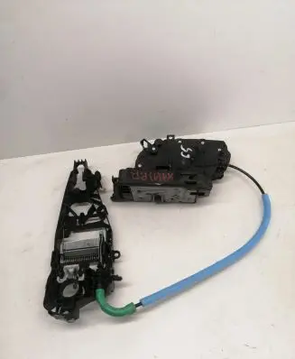 BMW X1 F48 F49 Front door lock 7281938 7401212