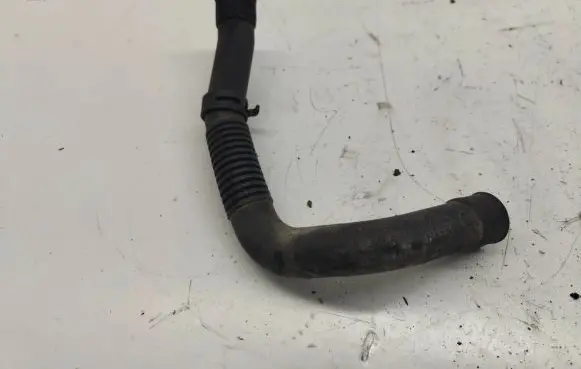 Volkswagen PASSAT B5.5 Breather hose/pipe 038103493