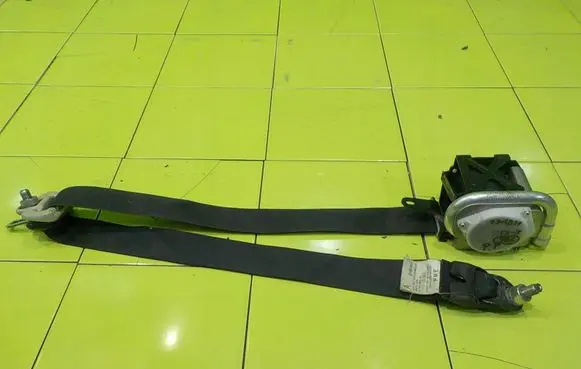 Suzuki SX4 Front seatbelt EH64RH BEZPIECZENSTWA