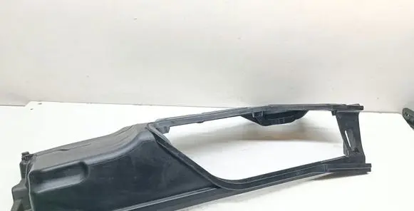 BMW 3 E90 E91 Air filter box cover 7793203 137177793203