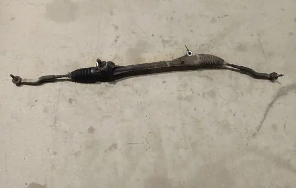 Toyota Avensis T270 Steering rack 