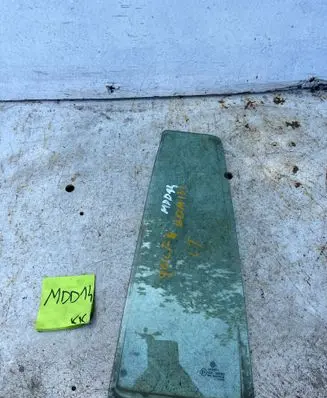Volkswagen Golf IV Rear vent window glass 43R000980