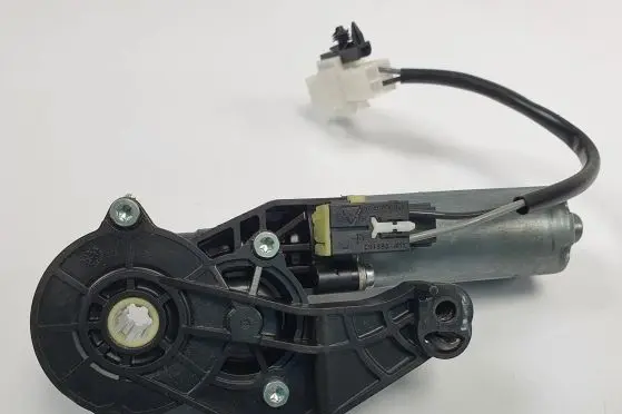 Jeep Grand Cherokee (WK) Seat adjustment motor 0390203209