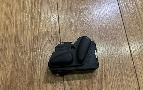 Mercedes-Benz E W211 Seat control switch 2108213851 03463815